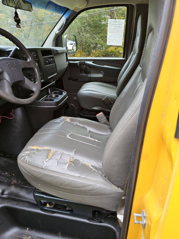 2007 Chevrolet Express Base photo 3