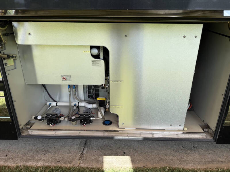 2001 Prevost Marathon