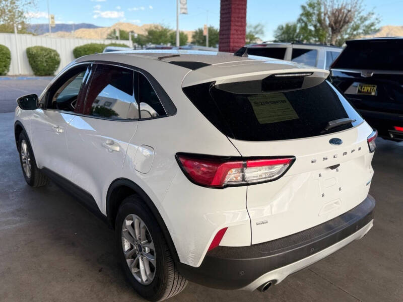 2020 Ford Escape SE