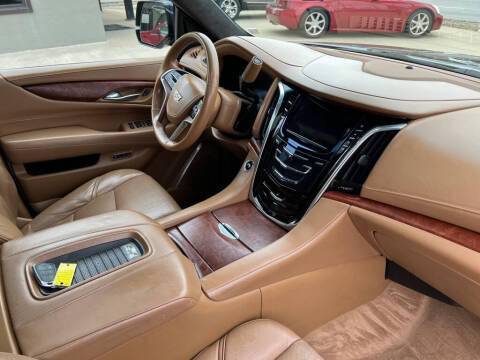 2017 Cadillac Escalade ESV Platinum