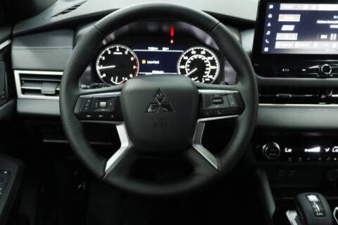 2026 Mitsubishi Outlander LE