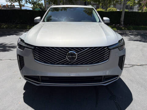2025 Volvo XC90 B6 Plus Bright Theme 7P
