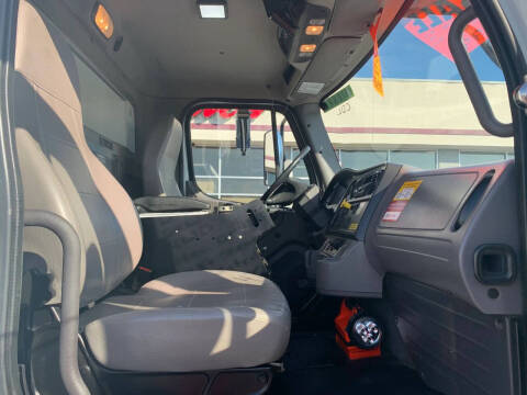 2016 Freightliner M2 106