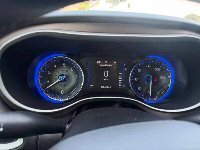 2022 Chrysler Voyager LX