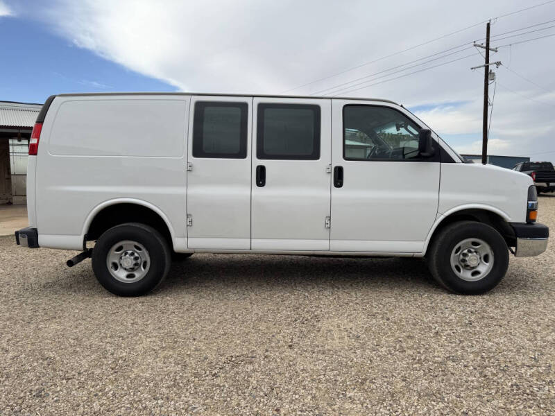 2022 Chevrolet Express 2500