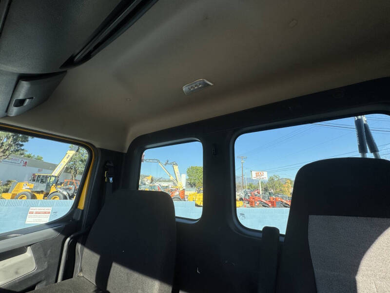 2020 Freightliner Cascadia