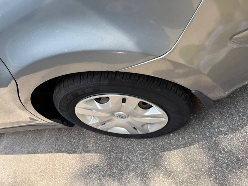 2010 Nissan Versa 1.8 S