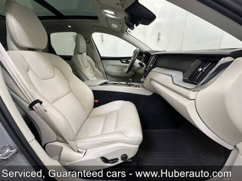 2024 Volvo XC60 B5 Plus Dark Theme