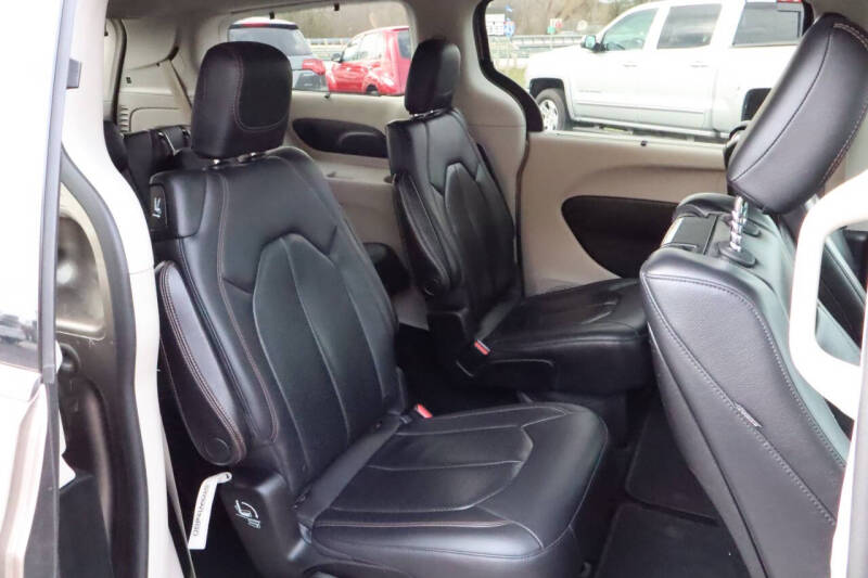 2018 Chrysler Pacifica Touring L Plus