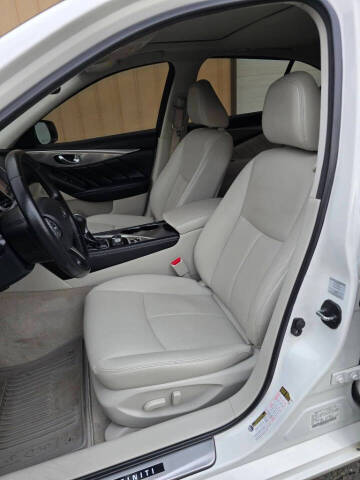 2015 Infiniti Q50 Premium