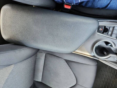 2021 Toyota Camry Hybrid LE