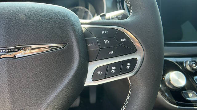 2026 Chrysler Voyager LX