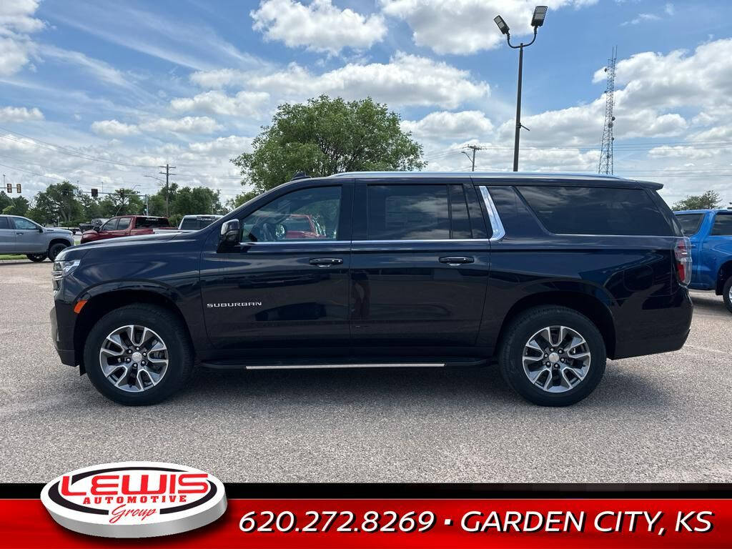 2024 Chevrolet Suburban for sale at Lewis Chevrolet of Garden City in Garden City, KS