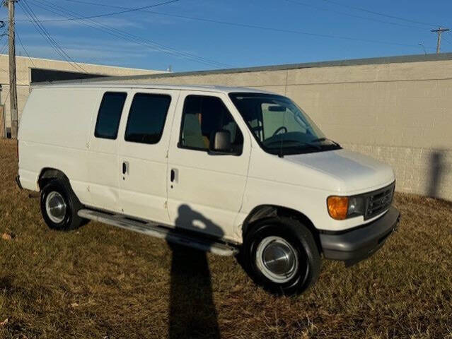 2006 Ford E-Series for sale at MaLanie s Auto Sales in Sioux Falls, SD