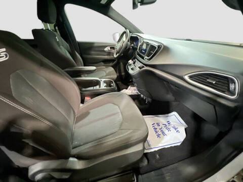 2020 Chrysler Pacifica Touring