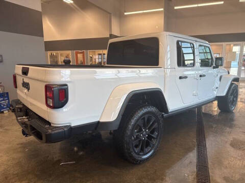2024 Jeep Gladiator NightHawk