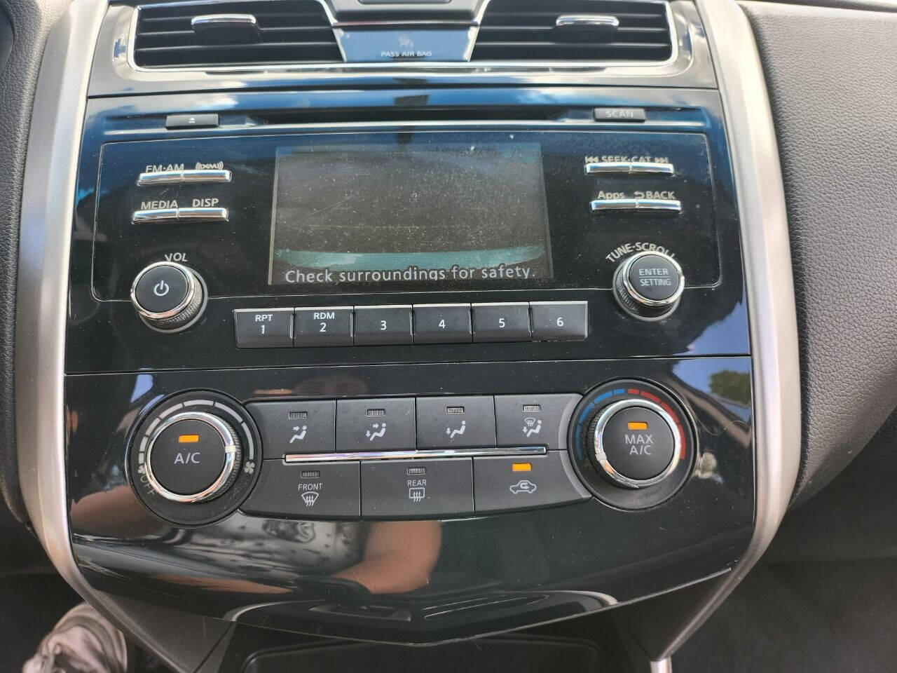 2015 NISSAN Altima Sedan - $14,995