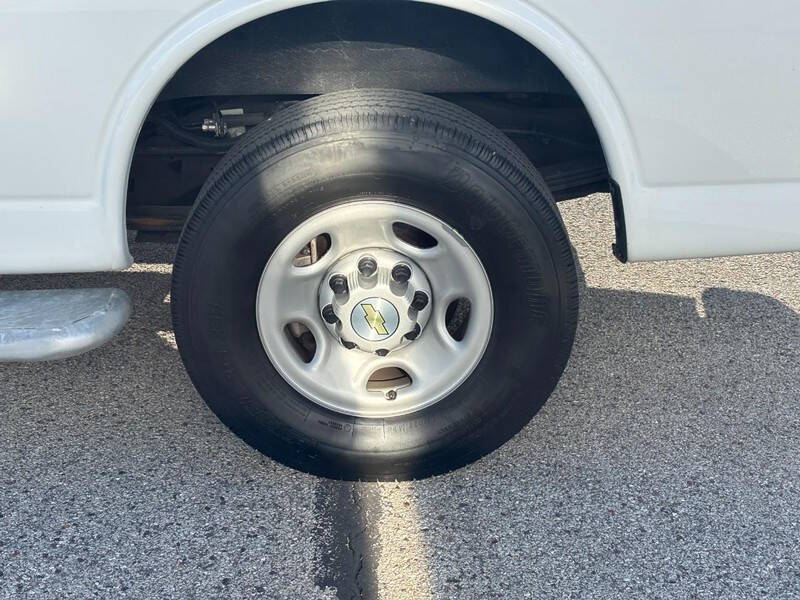 2024 Chevrolet Express 2500