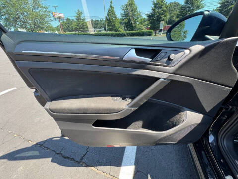 2021 Volkswagen Golf GTI SE