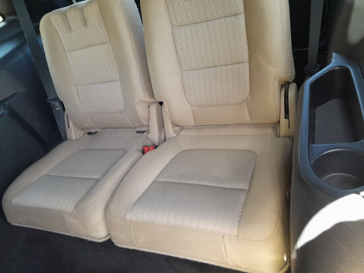 2016 Ford Explorer SUV - $9,950