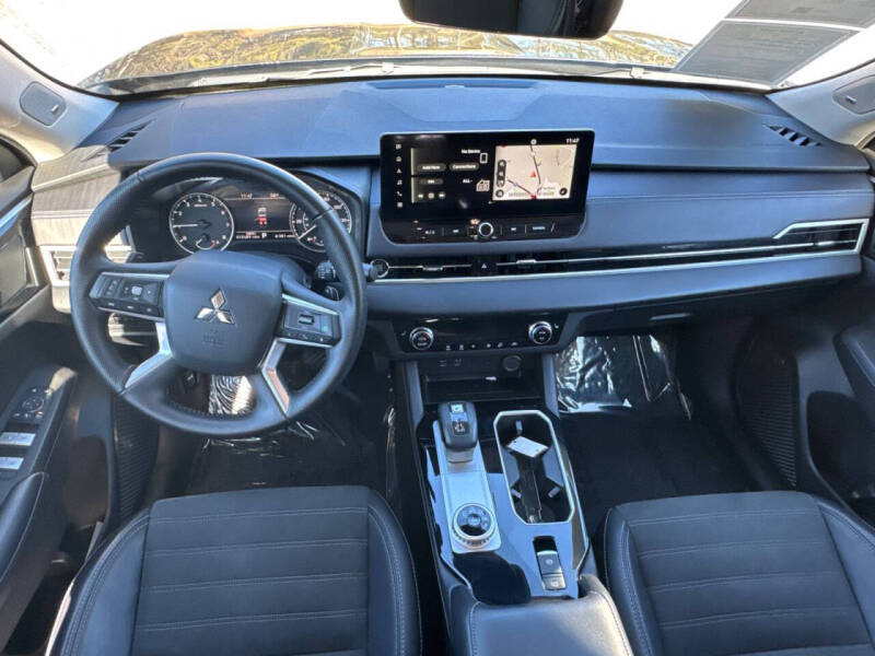 2025 Mitsubishi Outlander SE