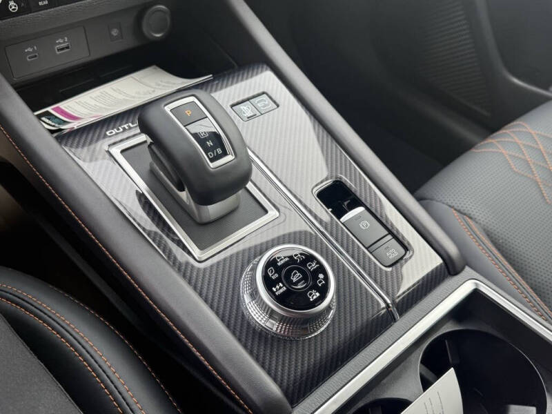 2025 Mitsubishi Outlander PHEV