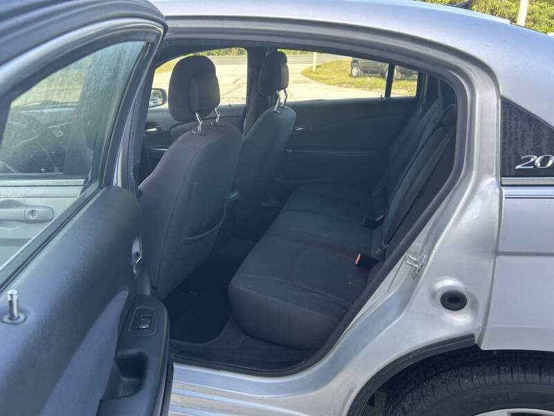 2012 Chrysler 200 Touring