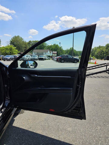2022 Toyota Camry SE