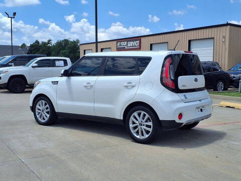 2019 Kia Soul +