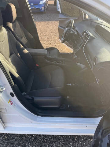 2022 Toyota Prius LE