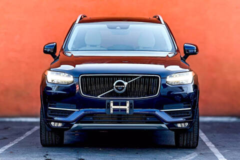 2017 Volvo XC90 T6 Momentum