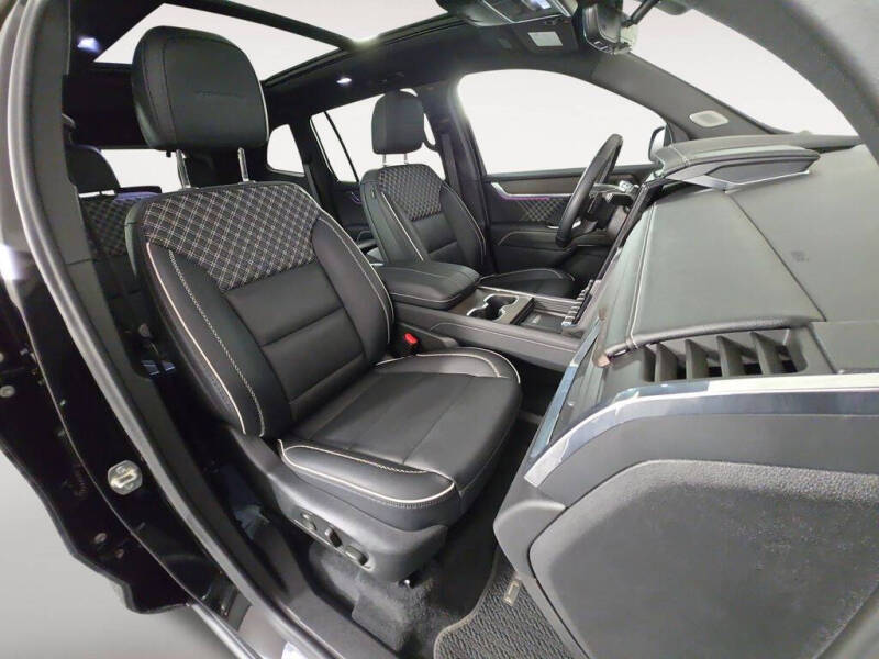2024 GMC Acadia Denali