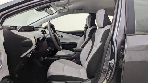 2022 Toyota Prius LE