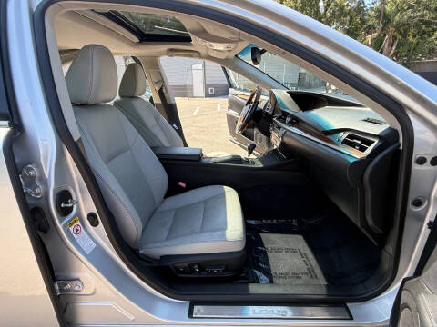 2014 Lexus ES 300h