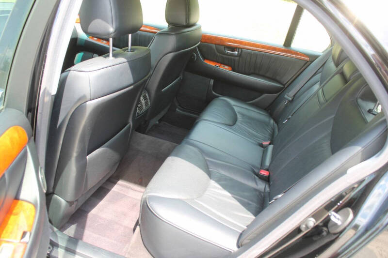 2004 Lexus LS 430