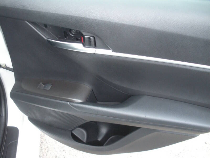 2022 Toyota Camry LE