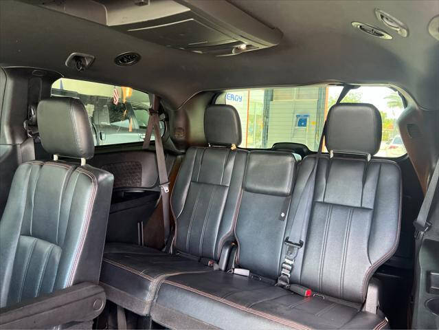 2016 Dodge Grand Caravan  - $15,999