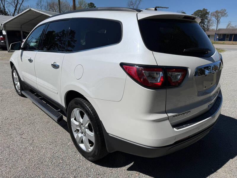 2017 Chevrolet Traverse LT