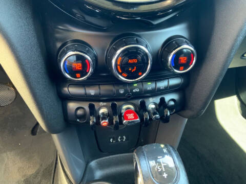 2017 MINI Hardtop 4 Door Cooper