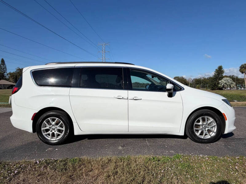 2020 Chrysler Voyager LXi