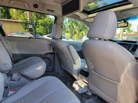 2012 Toyota Sienna