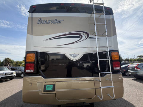 2014 Fleetwood RV Bounder