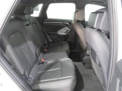 2021 Audi Q3 quattro Premium 40 TFSI