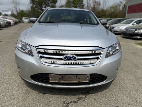2011 Ford Taurus SEL
