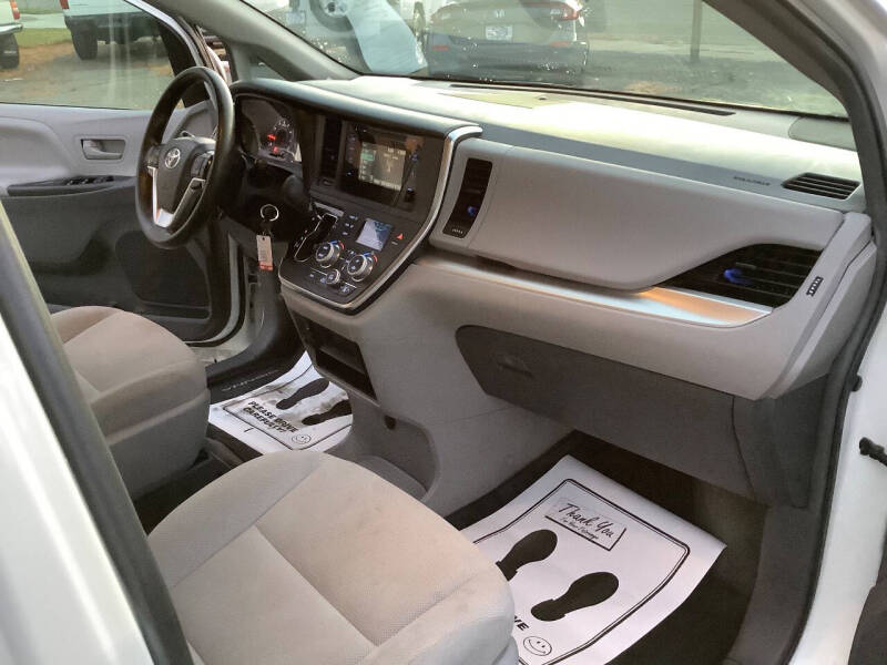 2017 Toyota Sienna L 7-Passenger