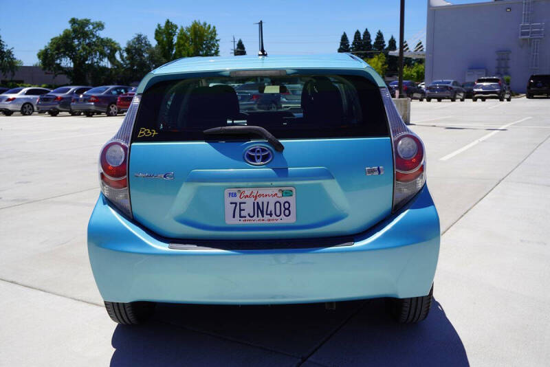 2013 Toyota Prius c Two