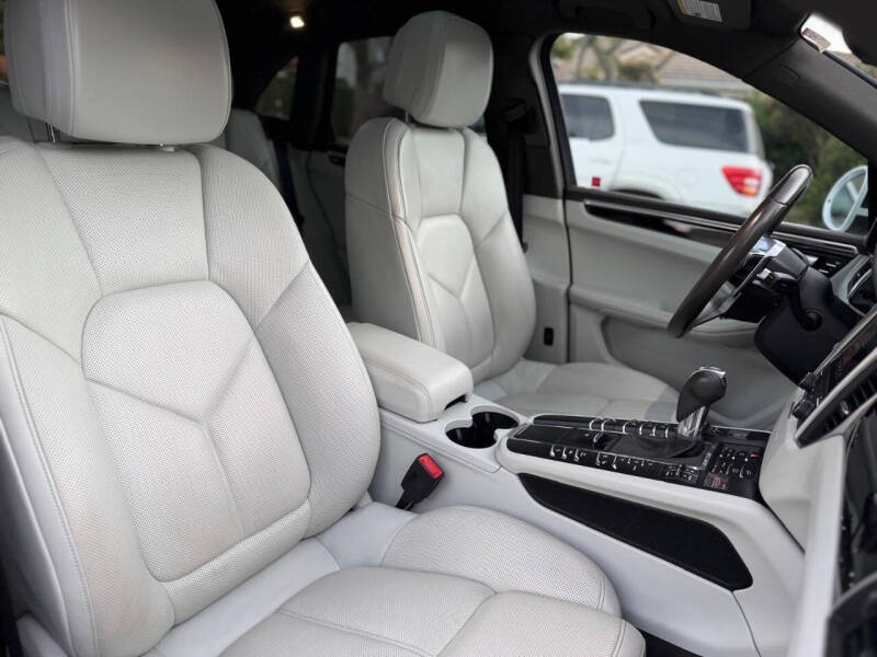 2017 Porsche Macan S