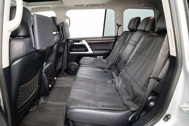 2016 Toyota Land Cruiser