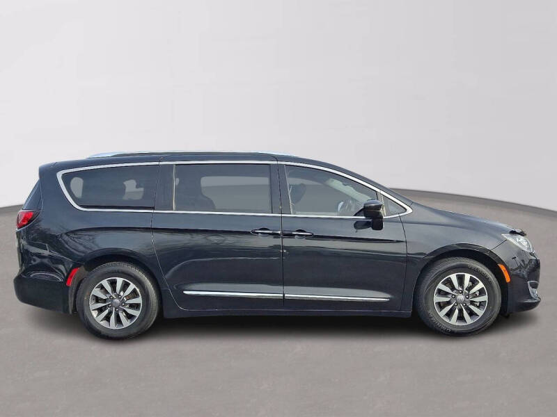 2020 Chrysler Pacifica Touring L Plus