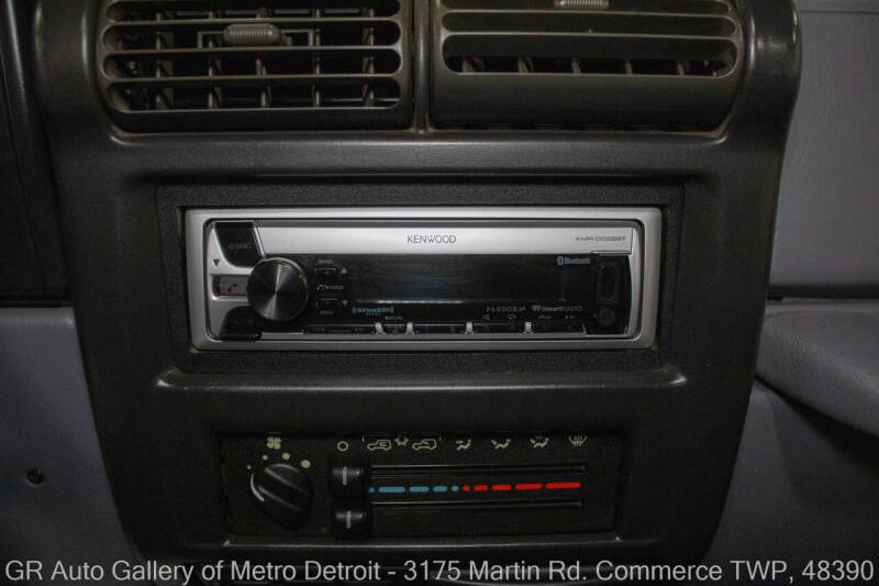 1998 Jeep Wrangler SE